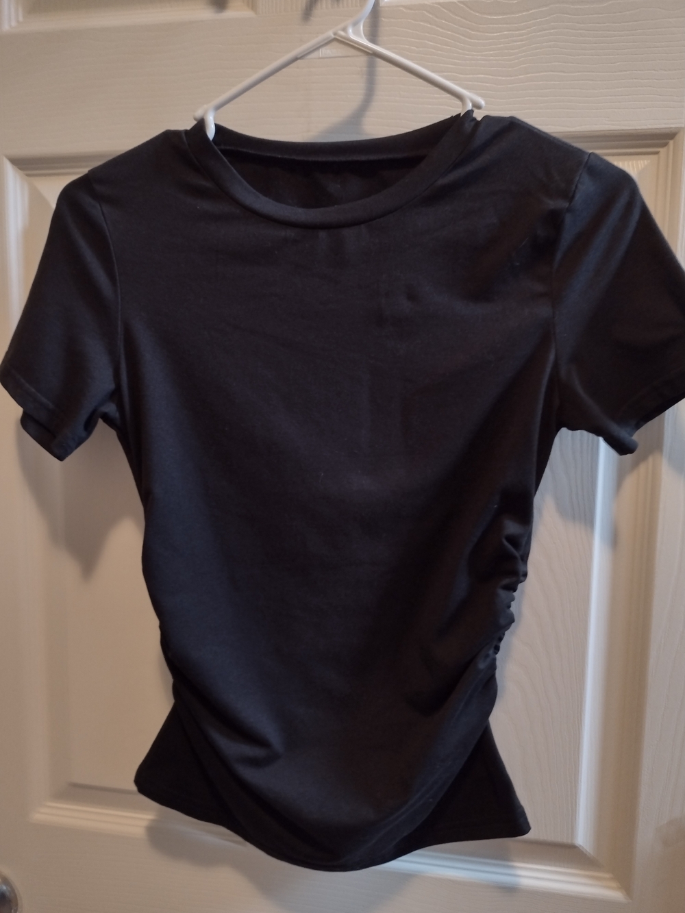 Women’s Black Short-Sleeve Curvy-Tee - Picture 4 of 6